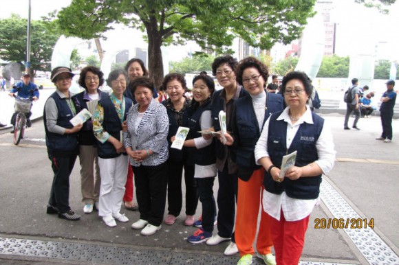 (2014-06-20) 청소년유해환경감시단 2차 캠페인 1.JPG
