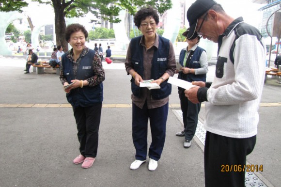 (2014-06-20) 청소년유해환경감시단 2차 캠페인 4.JPG